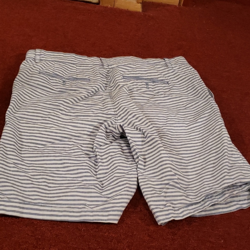 Shorts - Picture 2 of 7